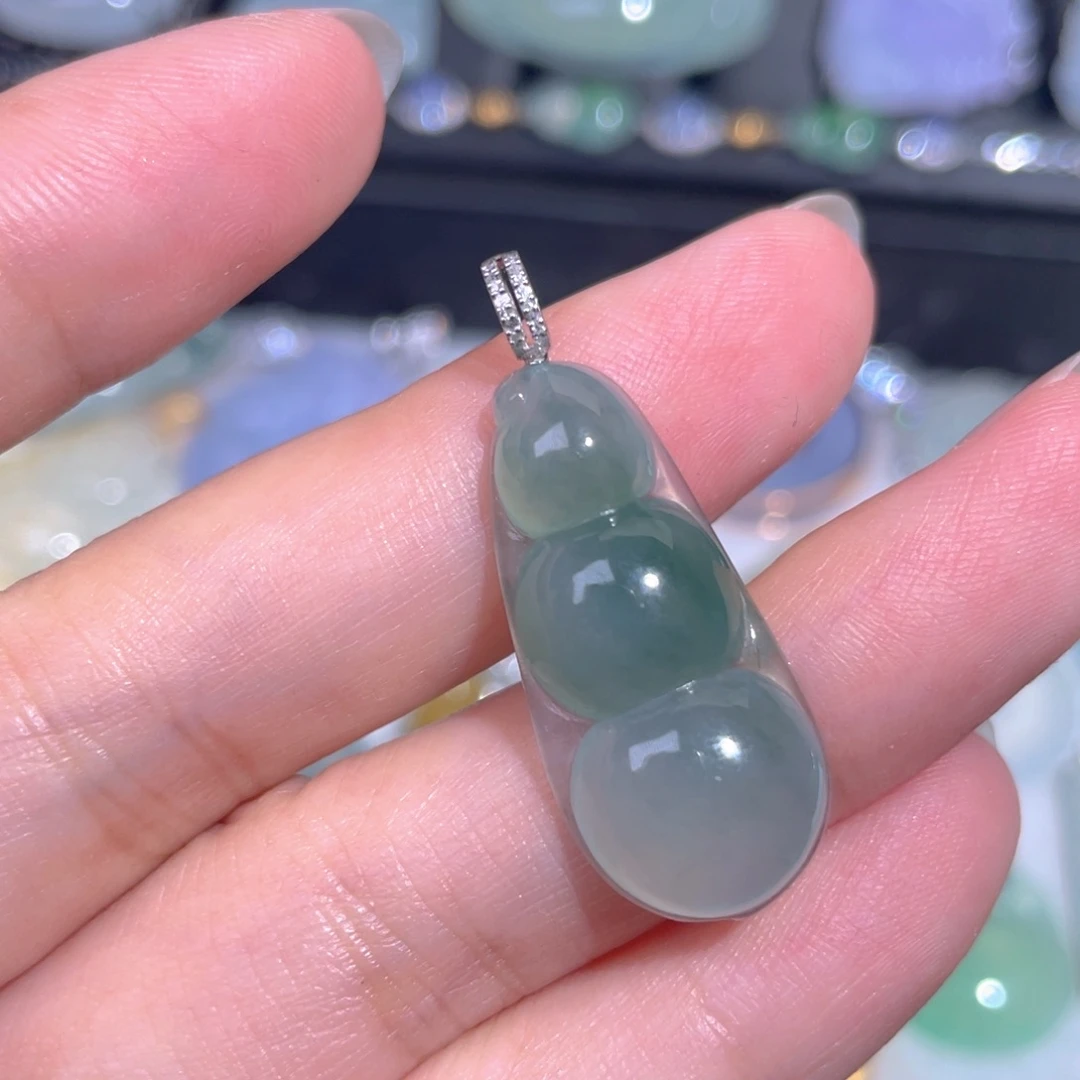 颈饰18K金镶嵌翡翠翡翠
