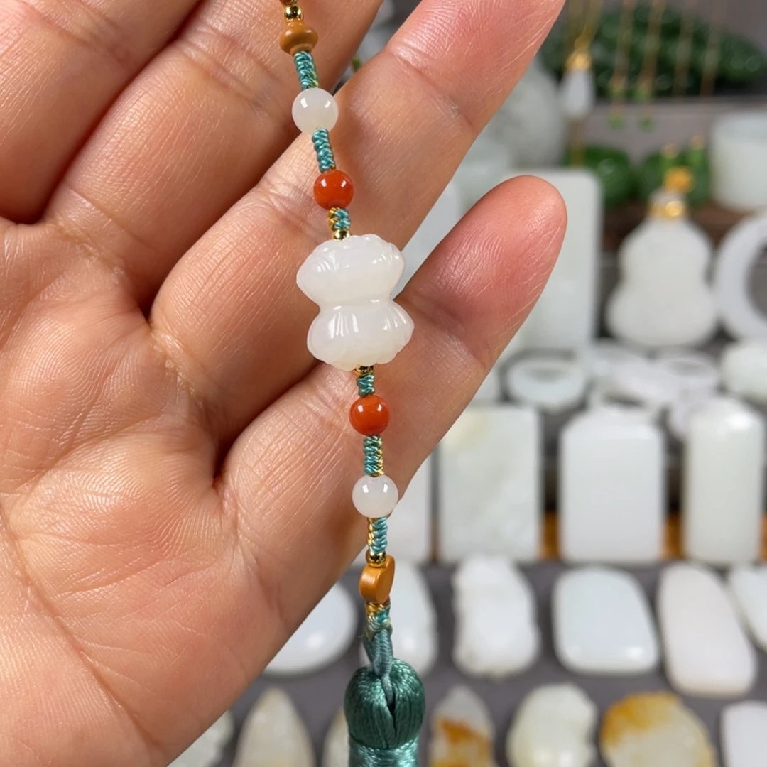 和田玉颈饰未镶嵌