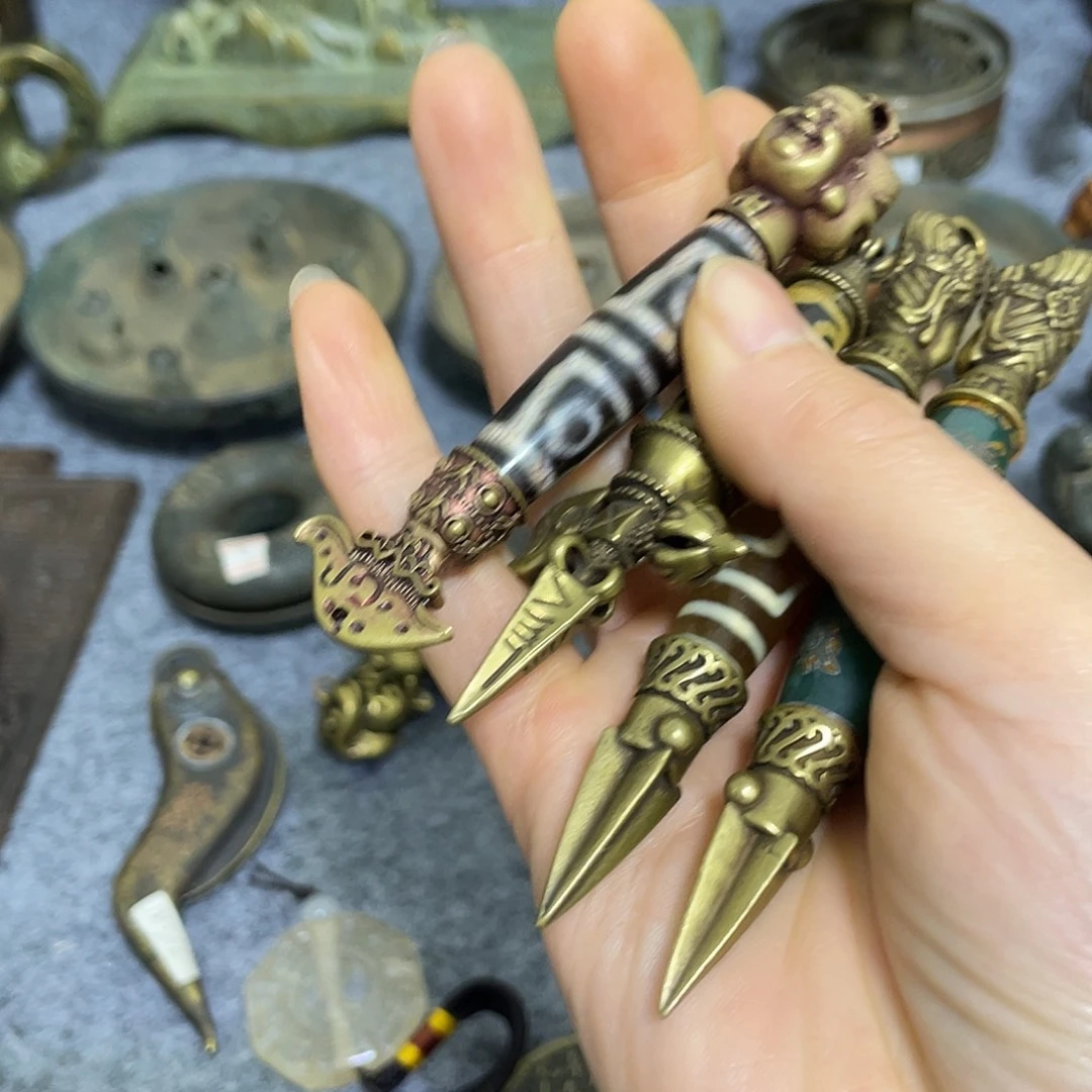 大***槐铜摆件一个小物件。