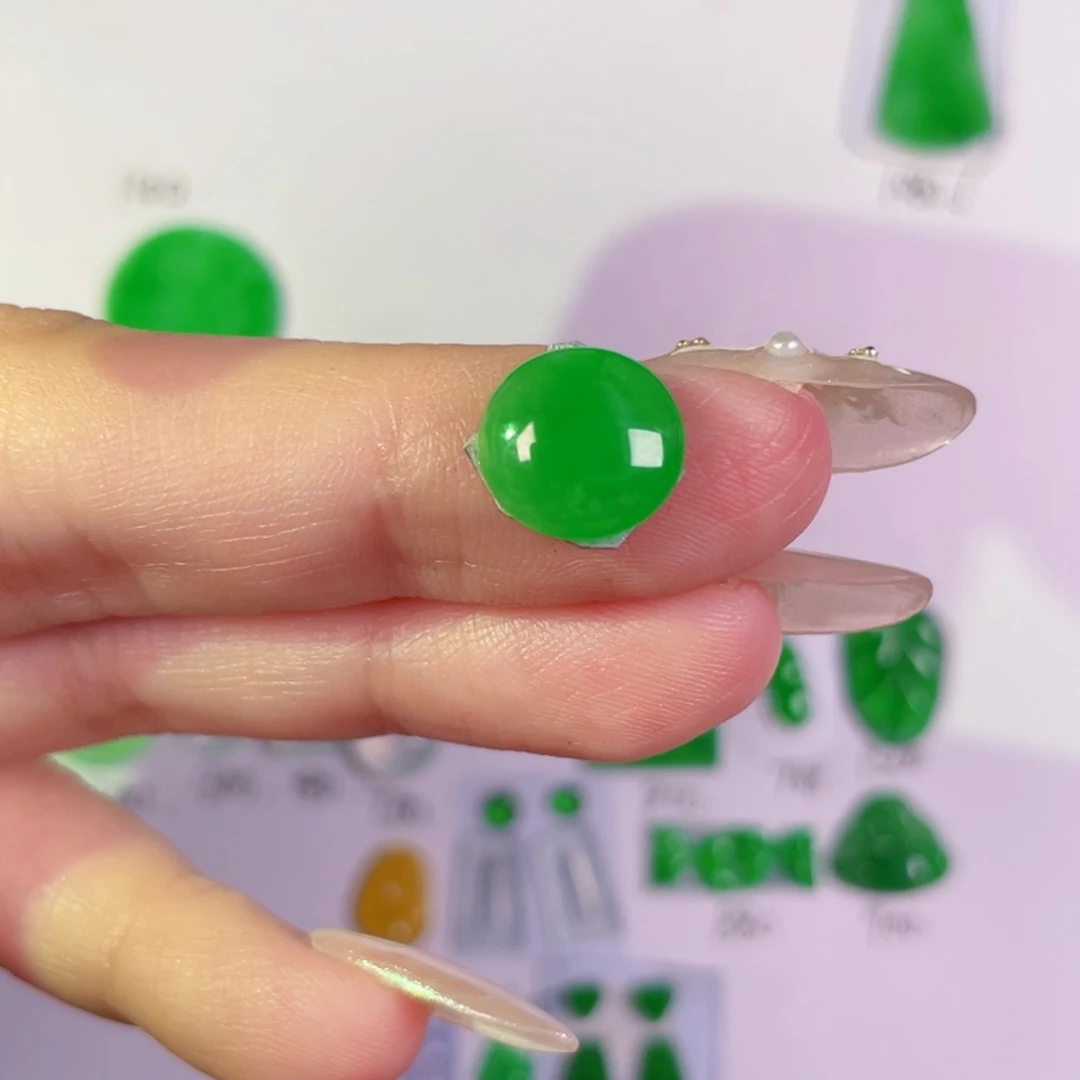 翡翠未镶嵌颈饰裸石