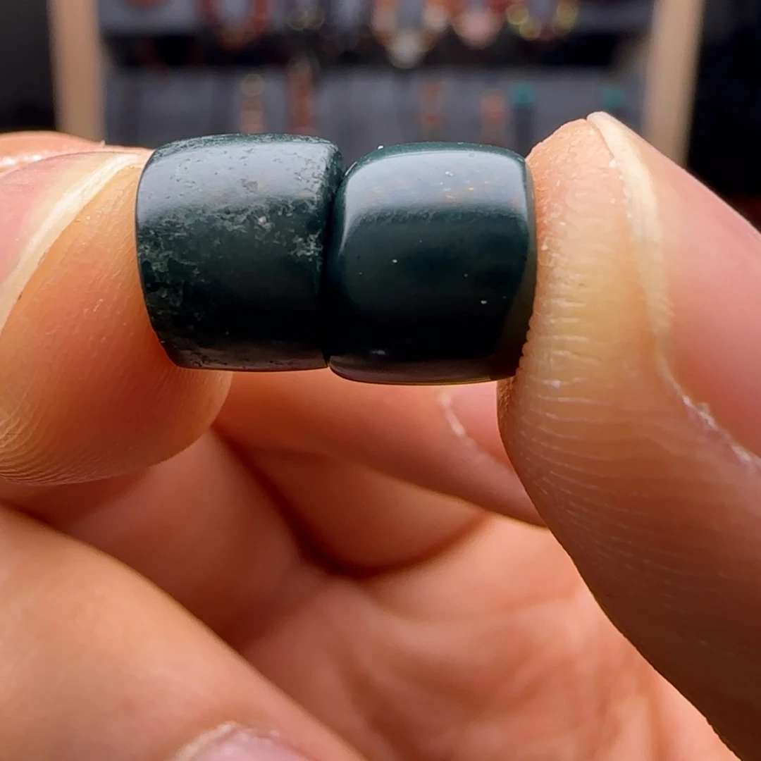 石英质玉颈饰未镶嵌