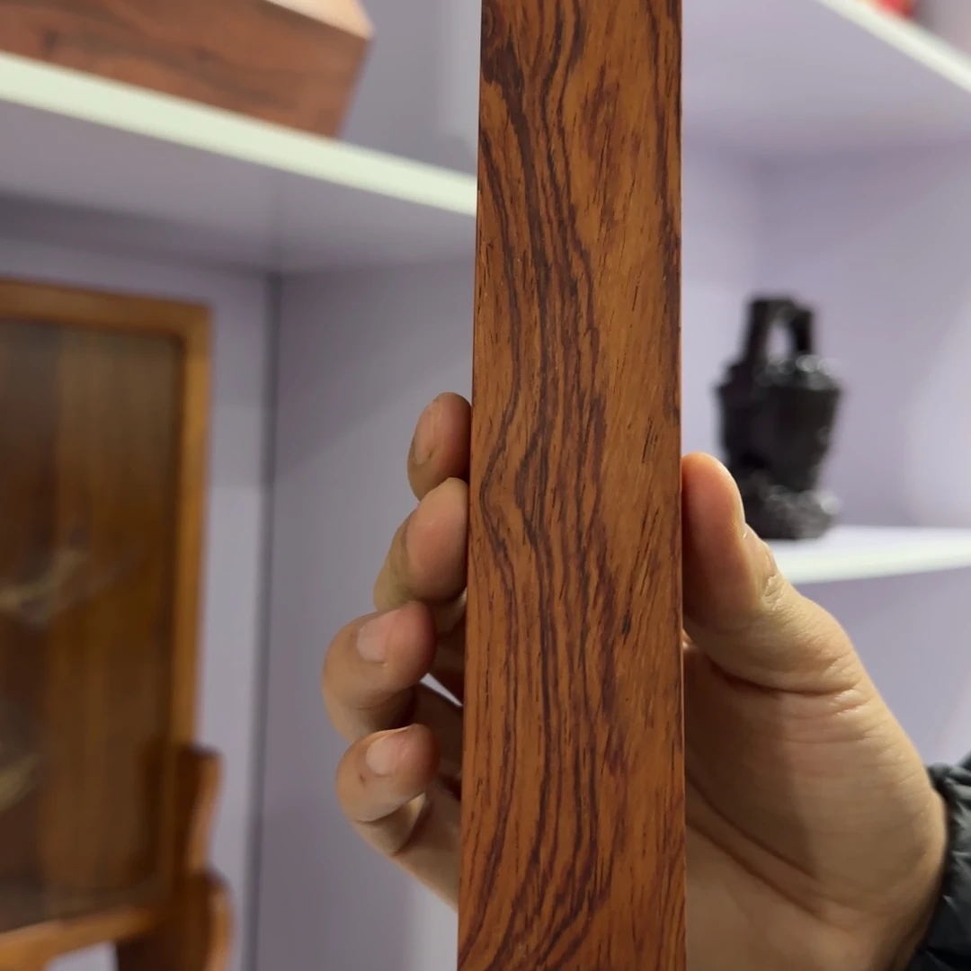 端景台紫檀木类白酸枝香盒