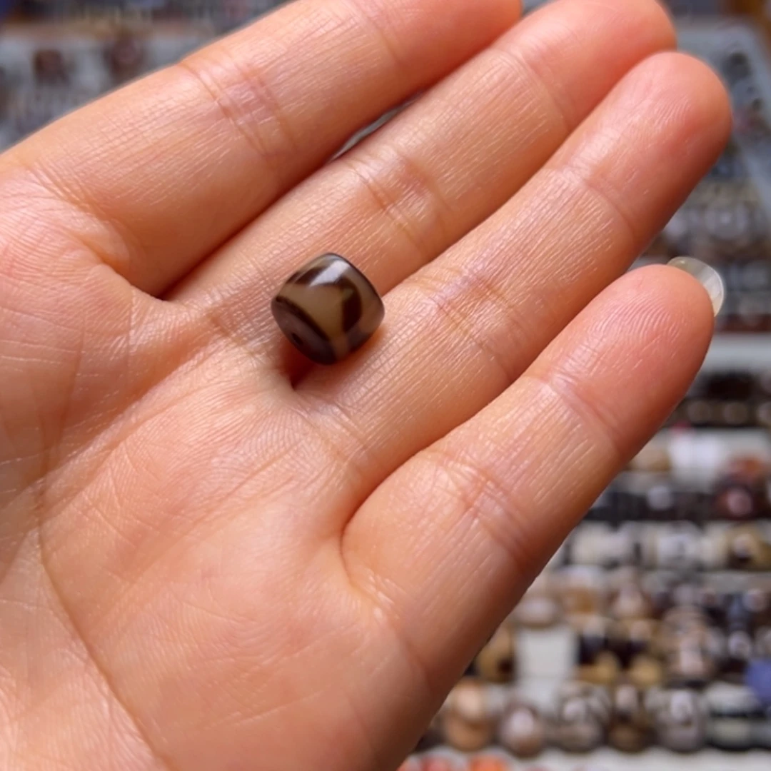 李****玛瑙/玉髓未镶嵌颈饰