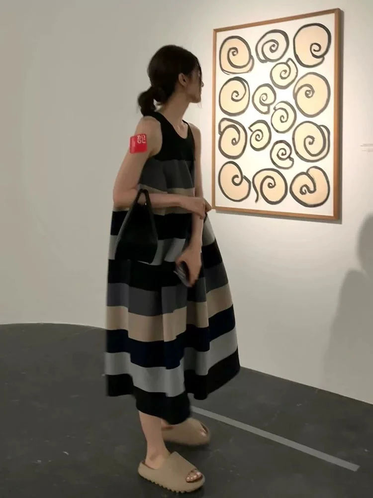 适合小个子的穿搭宽松显瘦小众设计条纹无袖连衣裙2025新款女夏季