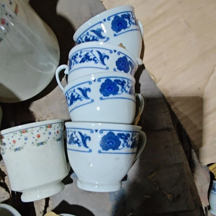 摆件陶瓷盘子碗啥都有