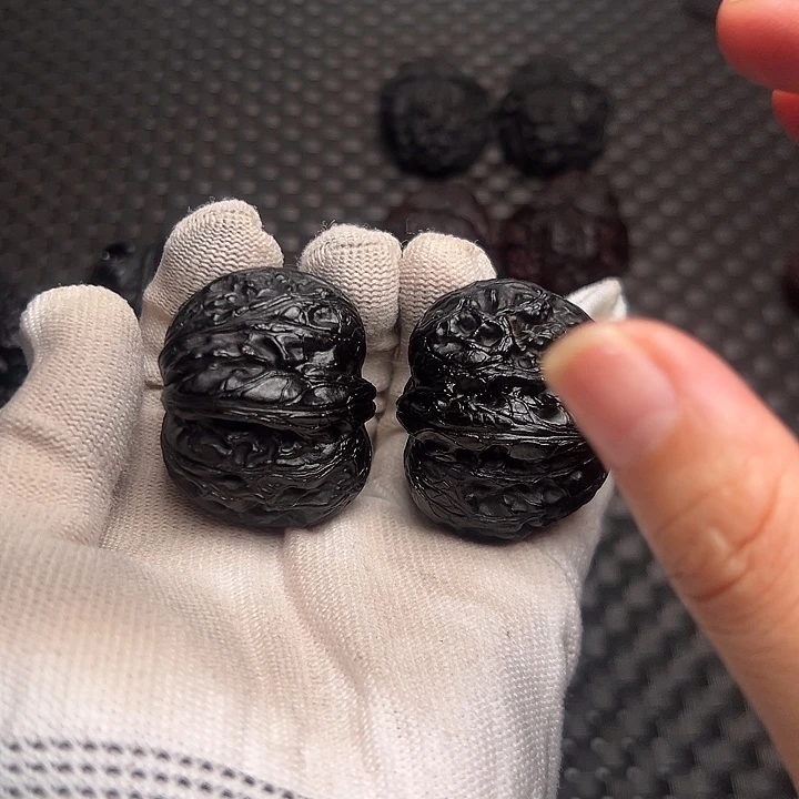 平谷元宝40文玩核桃