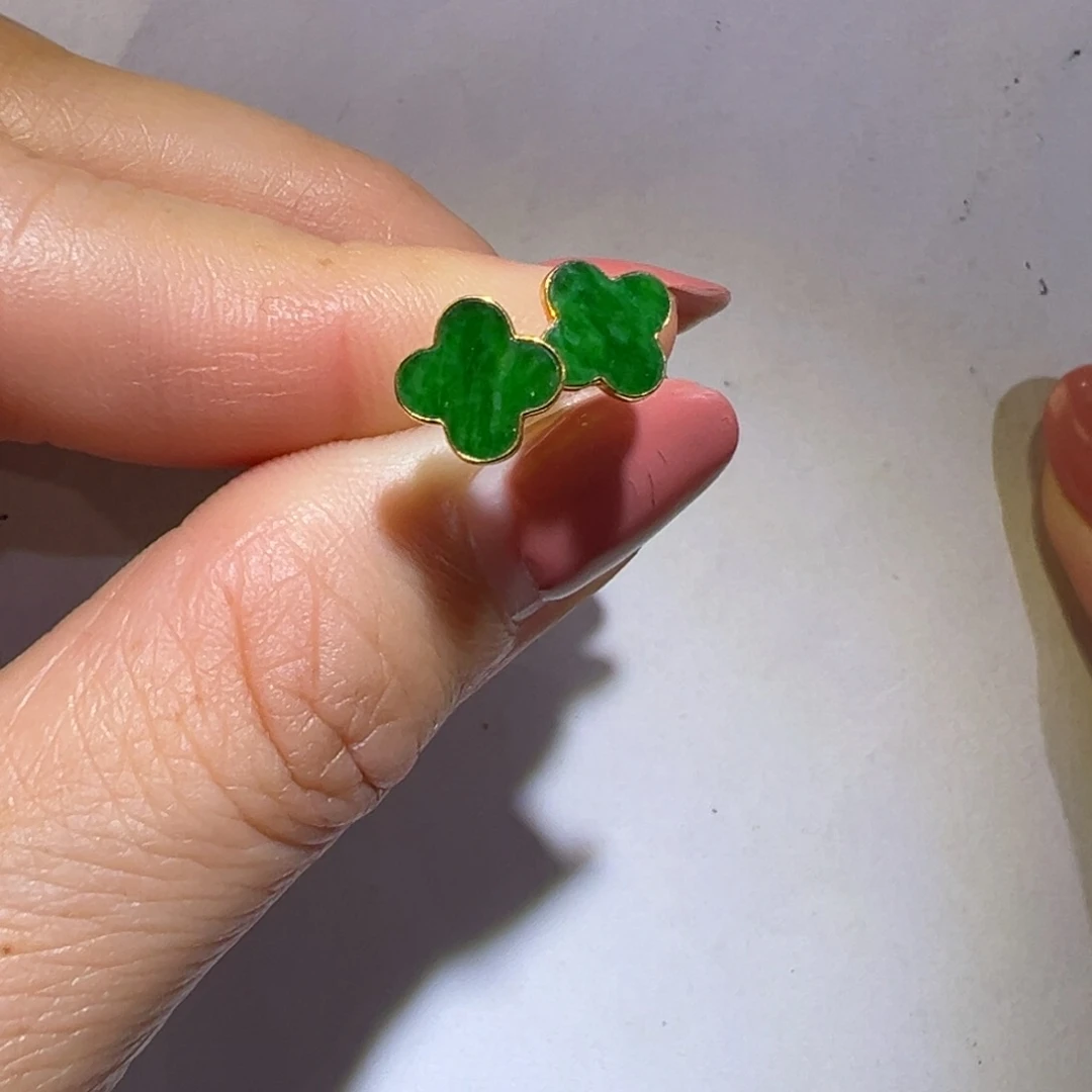 翡翠颈饰18K金镶嵌耳钉