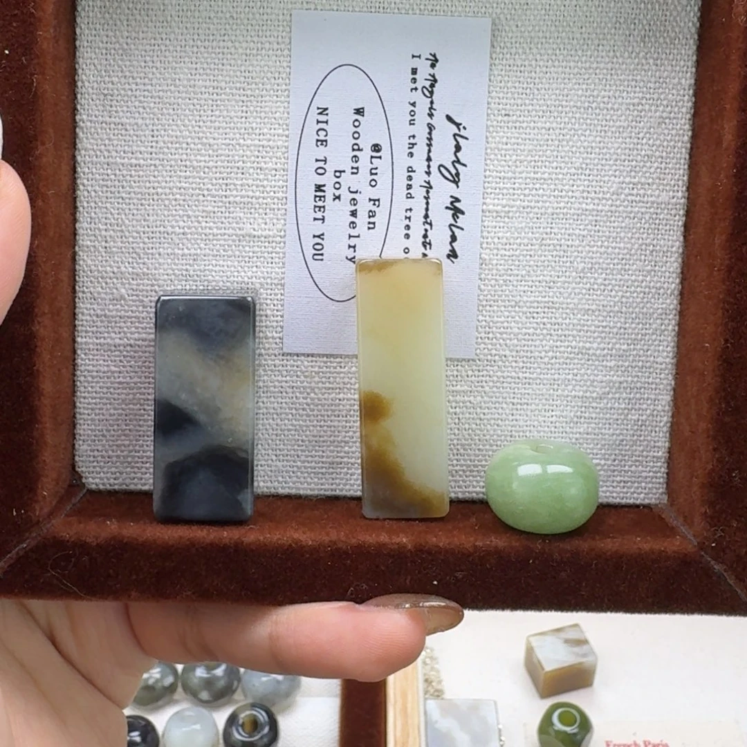 暖****和田玉（糖玉）未镶嵌颈饰