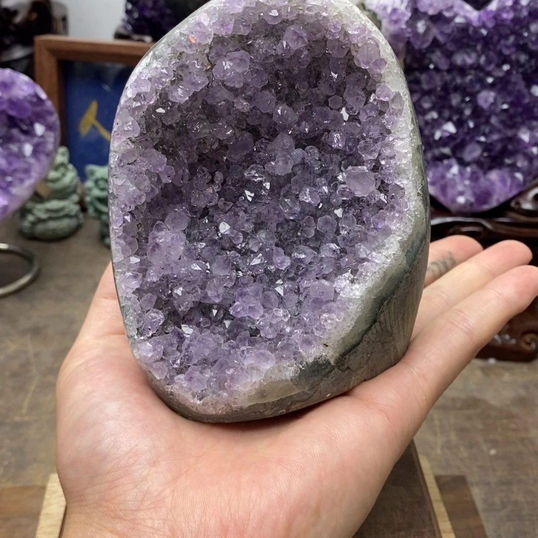 未镶嵌水晶大型摆件（非配饰）