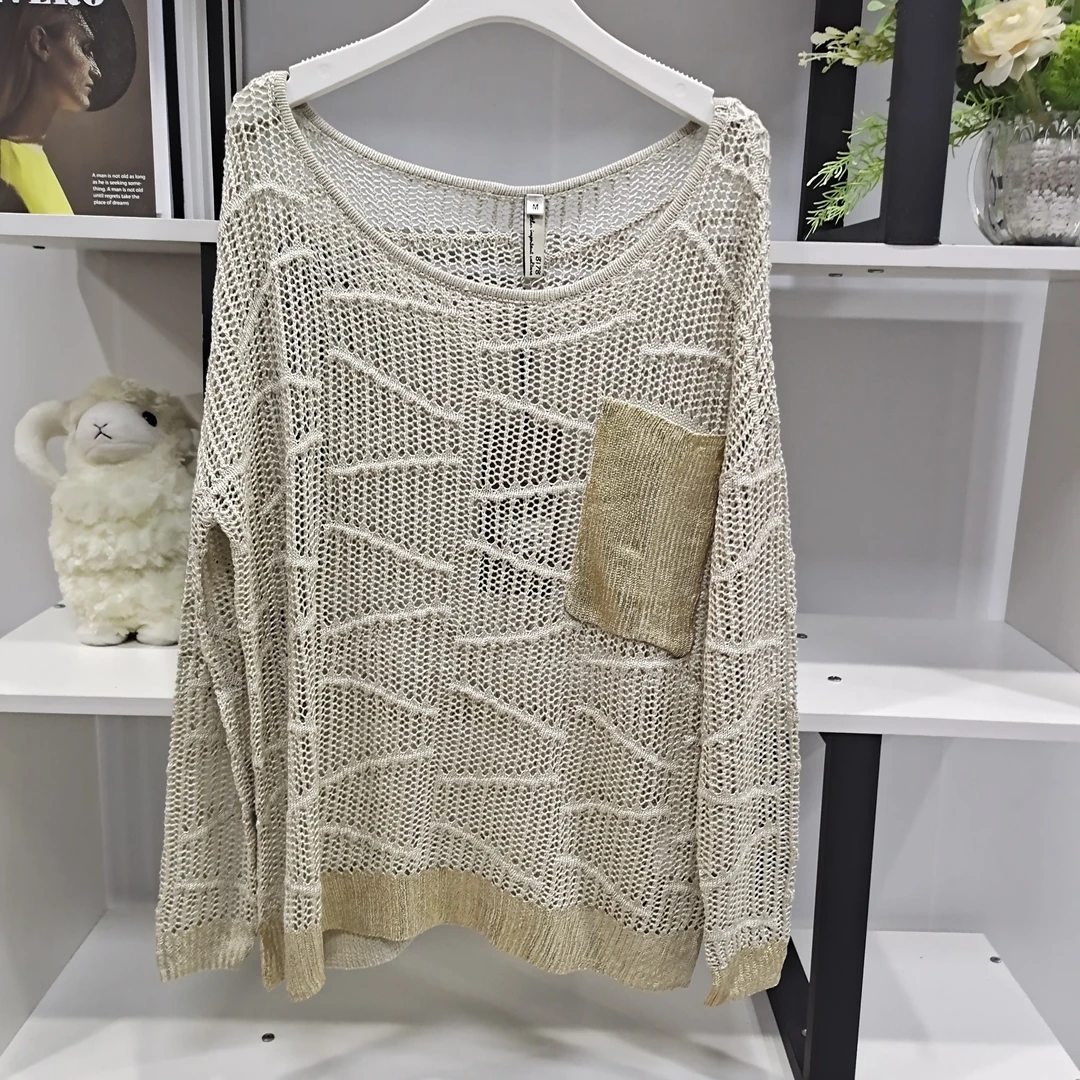 G1483【春夏新款】时尚圆领米白色镂空横条纹理口袋上衣