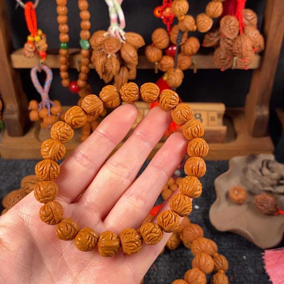 吊坠桃核l****Q桃枭手串