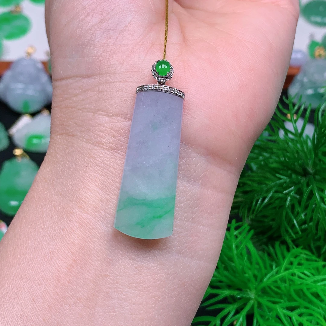 缅甸天然翡翠A货 冰润春彩无事柱468/1223(尺寸37.1x14.4x5.4)