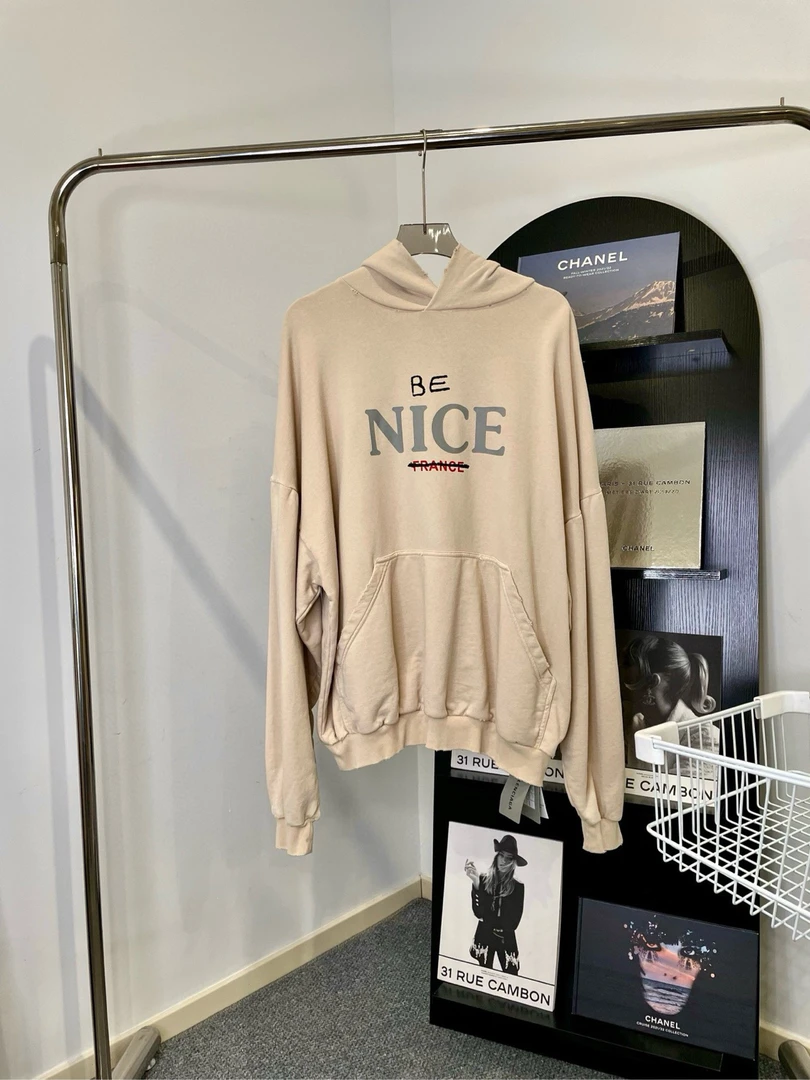 未使用 Balenciaga/巴黎世家 Z120 Nice字母宽松长袖连帽米色卫衣