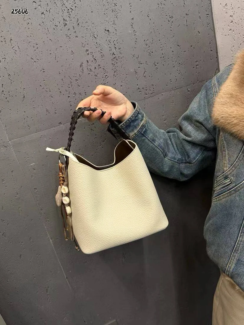 荔枝纹牛皮撞色小水桶包包女真皮手拎包慵懒随性百搭单肩斜挎包包