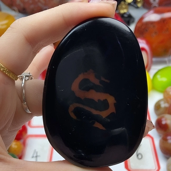 玛瑙/玉髓未镶嵌珠宝奇石