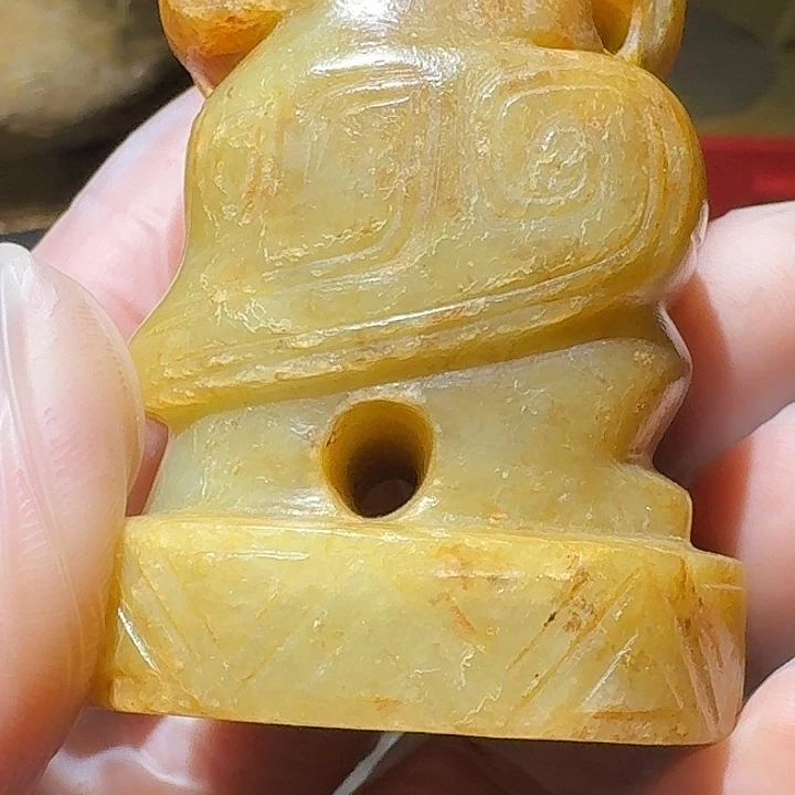 脚***哥和田玉（黄玉）未镶嵌颈饰