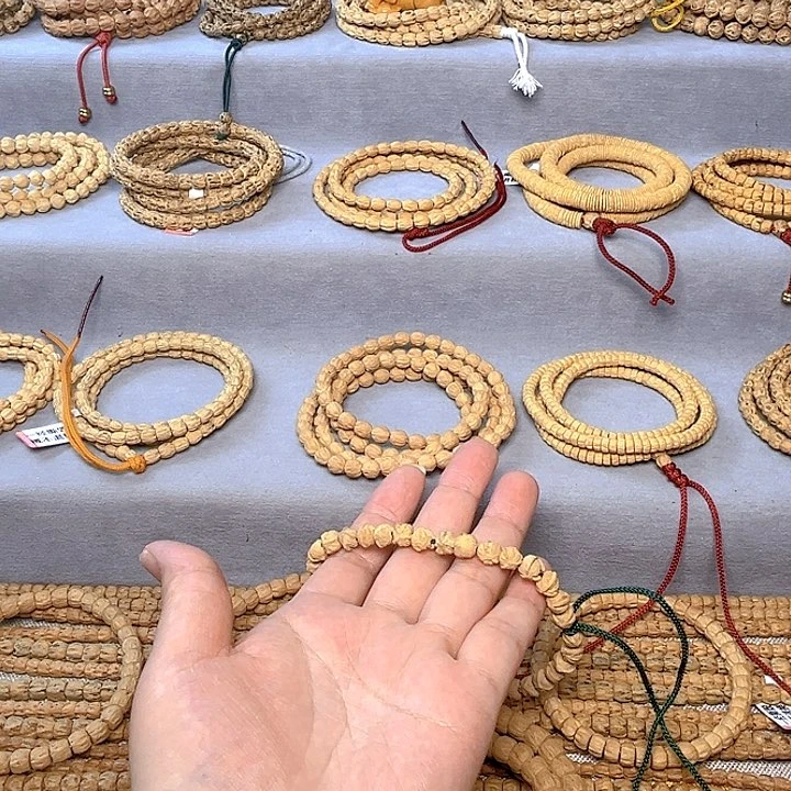 梁***༣柏香籽/百香籽吊坠