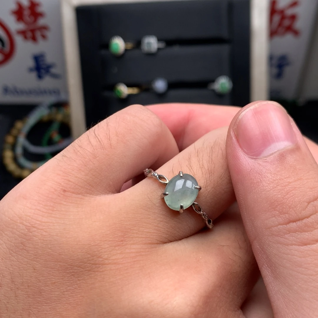 翡翠未镶嵌颈饰我在