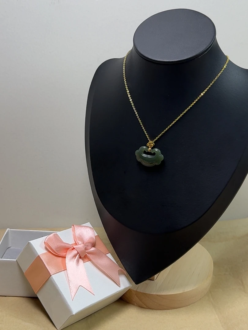 天然和田玉碧玉祥云如意锁吊坠约16*25*6mm 绿色百搭气质