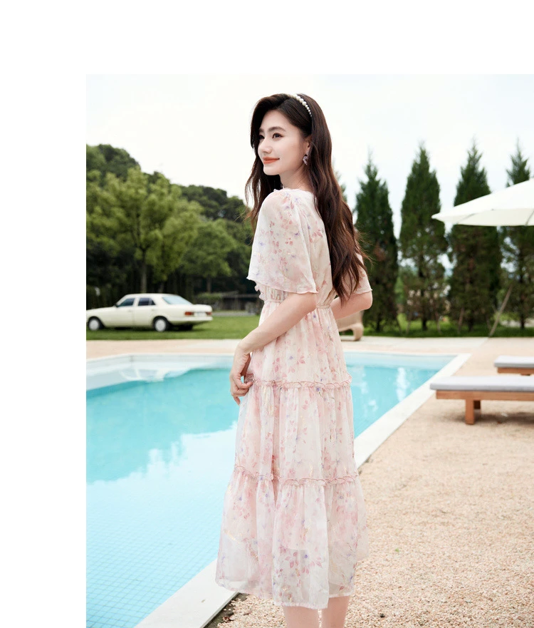 碎花显瘦短袖裙法式V领气质长裙子夏款街头潮人连衣裙