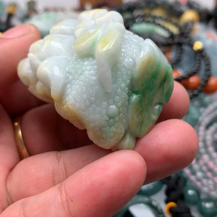 翡翠颈饰未镶嵌保真天然a货翡翠