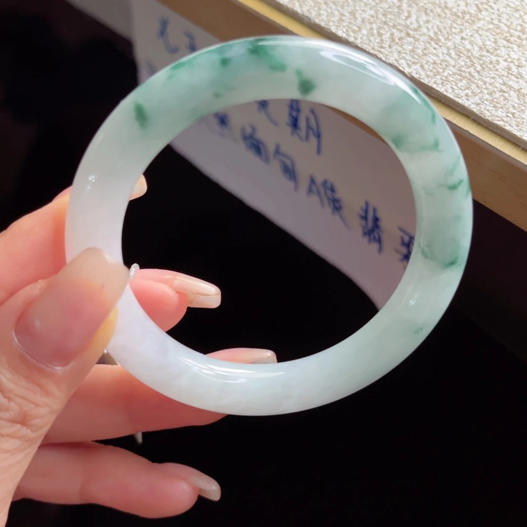 未镶嵌手镯翡翠手镯
