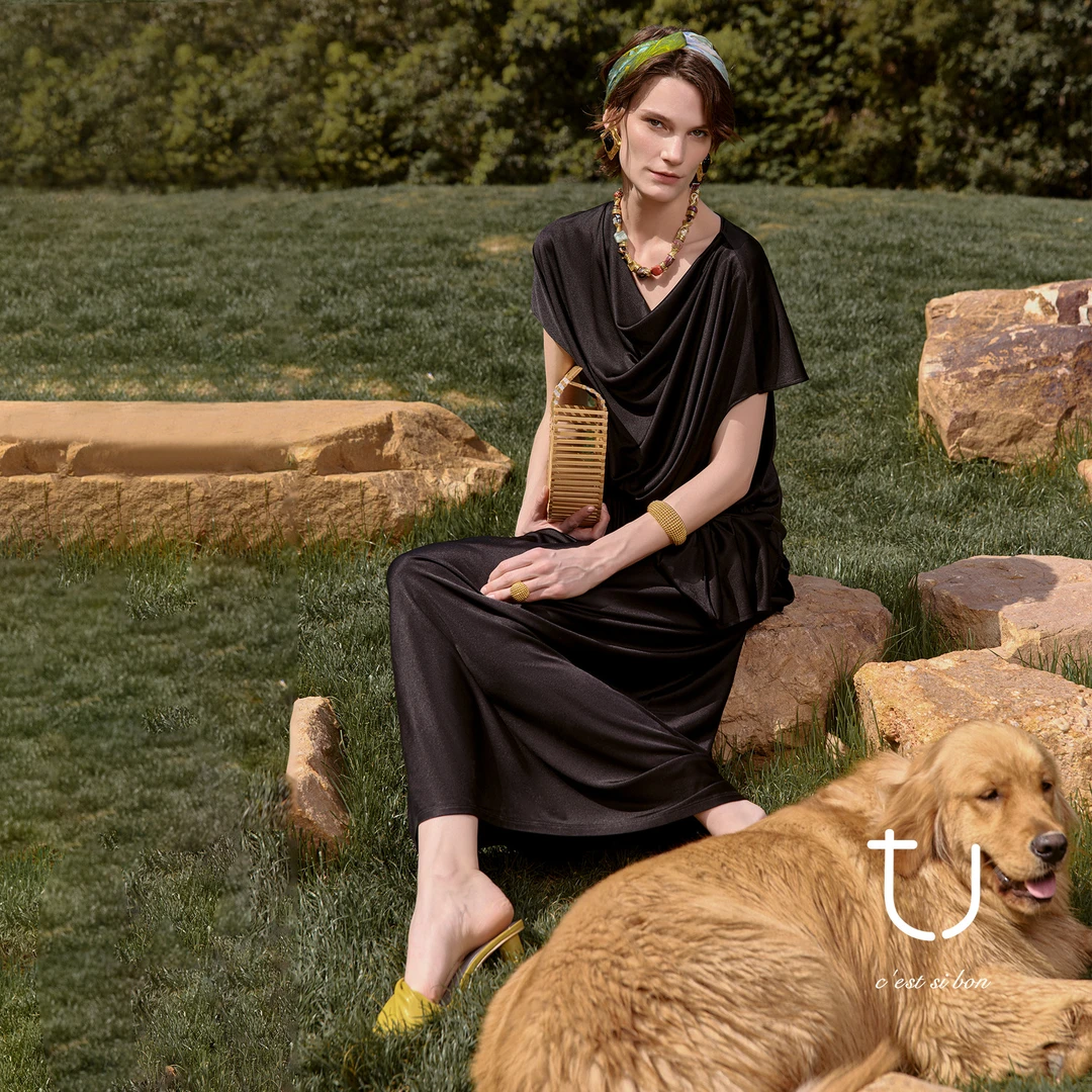 TU女装  光野低颂 三醋酸针织荡领连衣裙2025年夏新款短袖长裙子