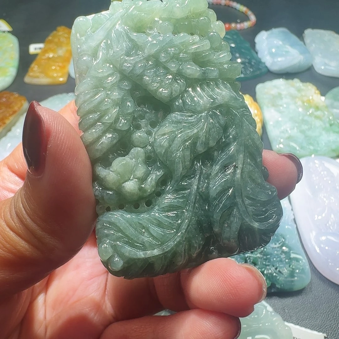 翡翠未镶嵌颈饰吊坠