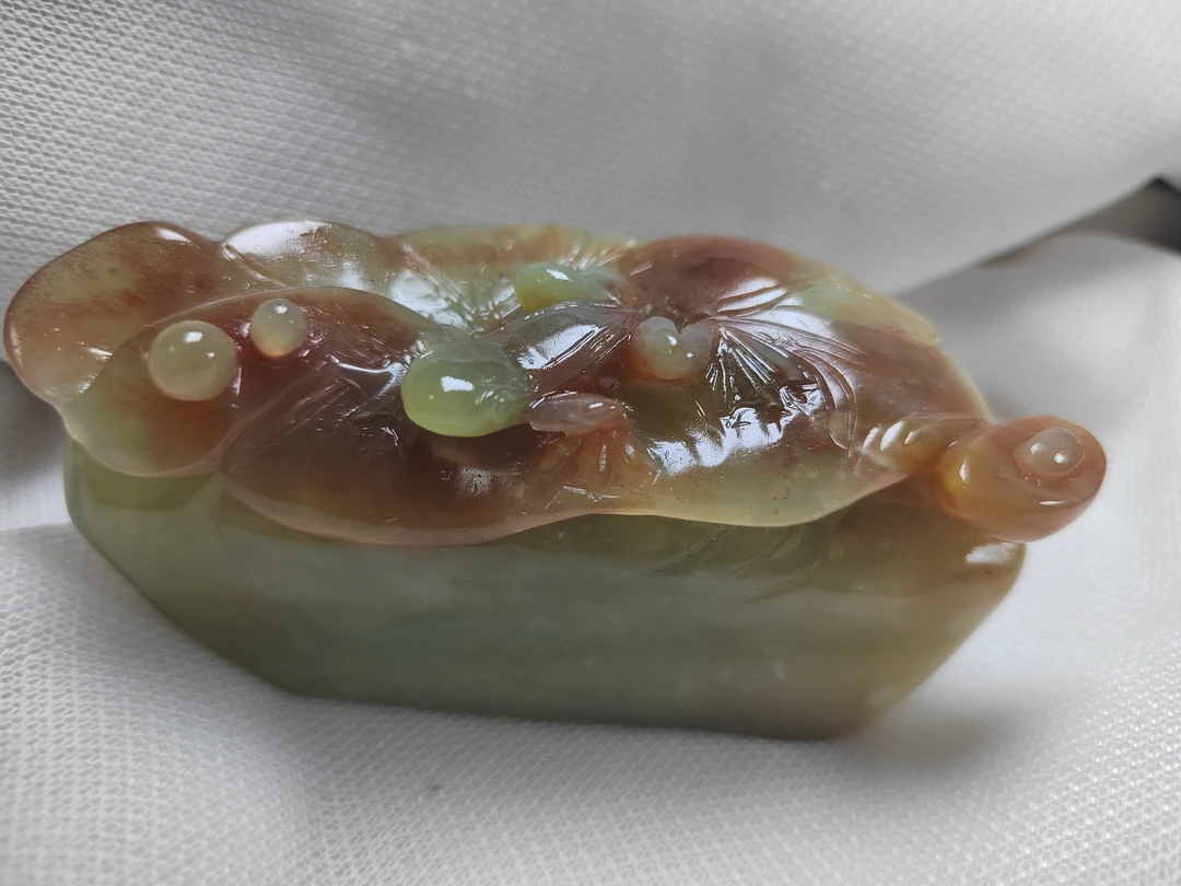 岫玉花玉俏色巧雕手工雕刻青蛙小摆瓜瓜来米