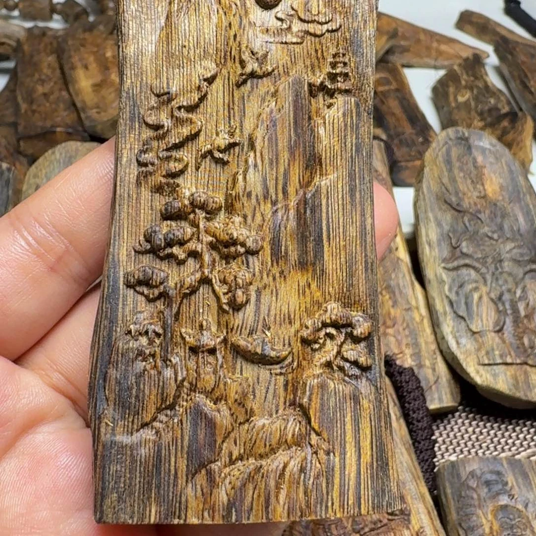 沉香吊坠老料树心油山水23.6克