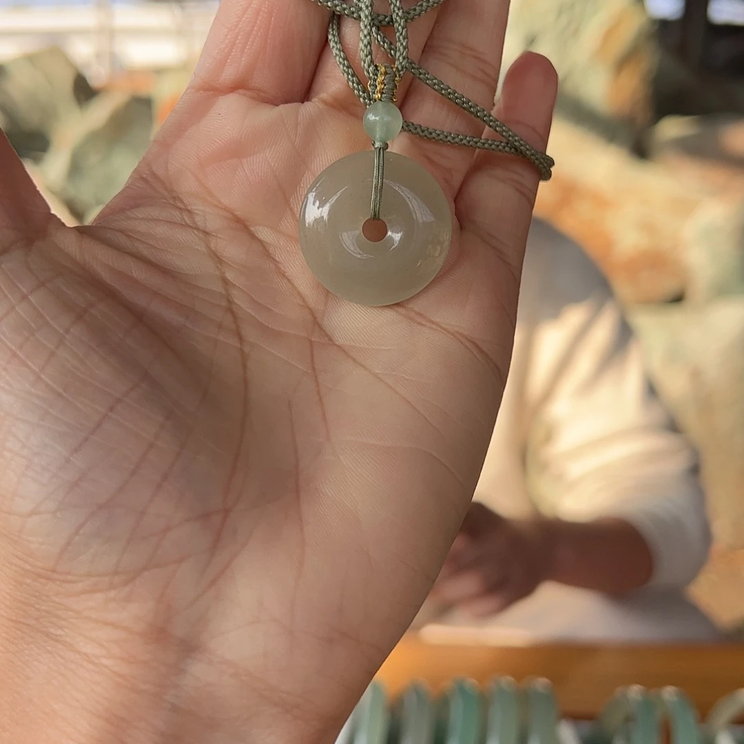 绿东陵冰晴水平安扣福利无证书