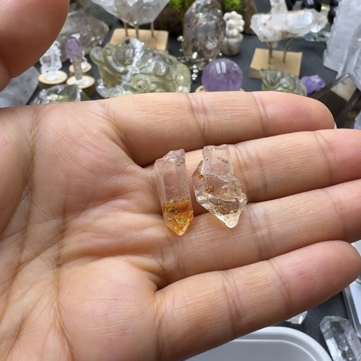 七****石材红泥骸骨。。。。。。