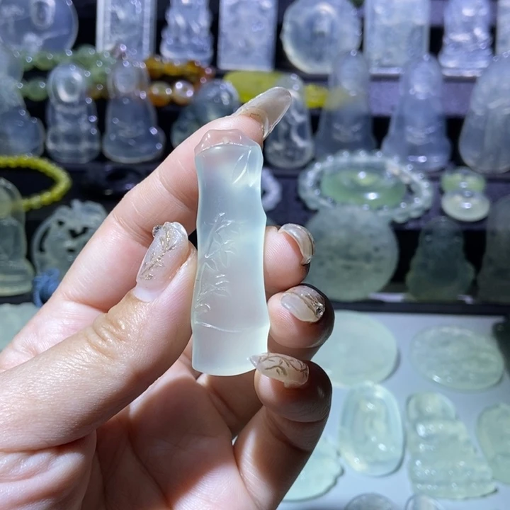 岫玉未镶嵌吊坠吊坠