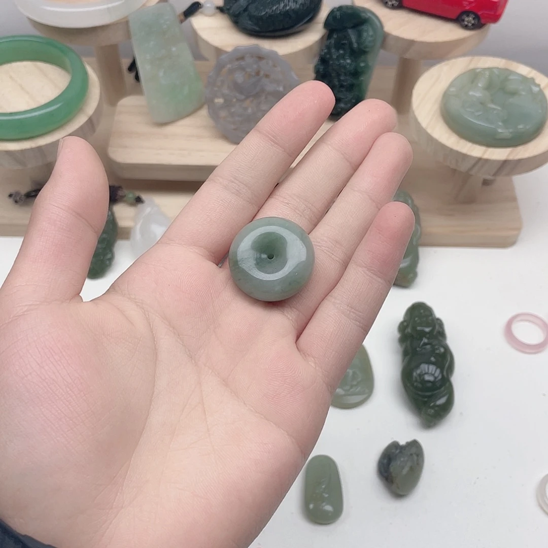 石英岩玉未镶嵌颈饰