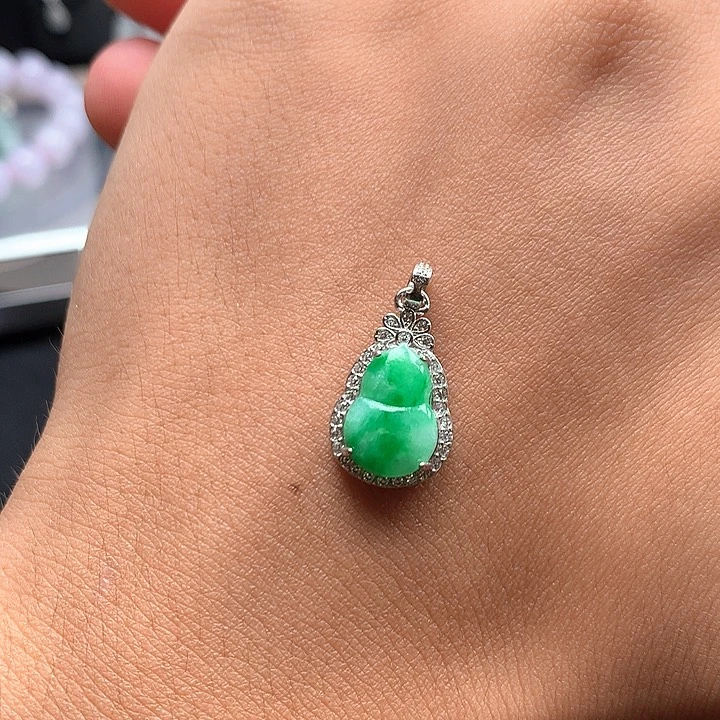 翡翠未镶嵌颈饰天然