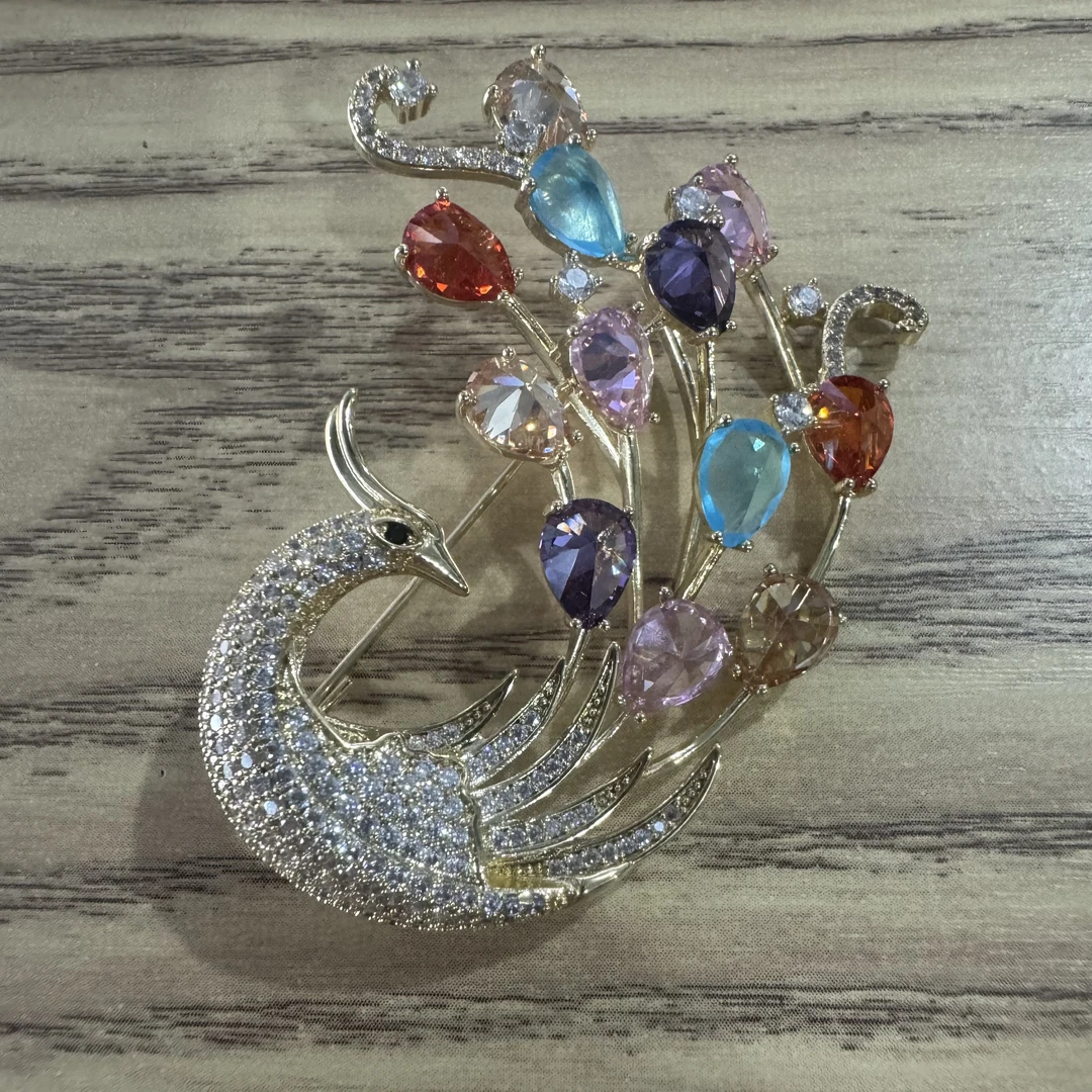 1455彩色孔雀胸针