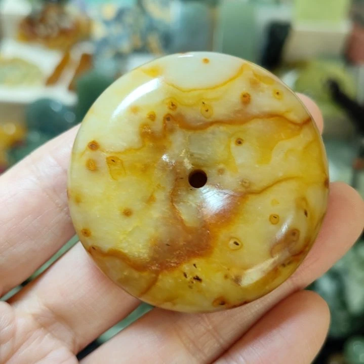 岫玉未镶嵌平安扣