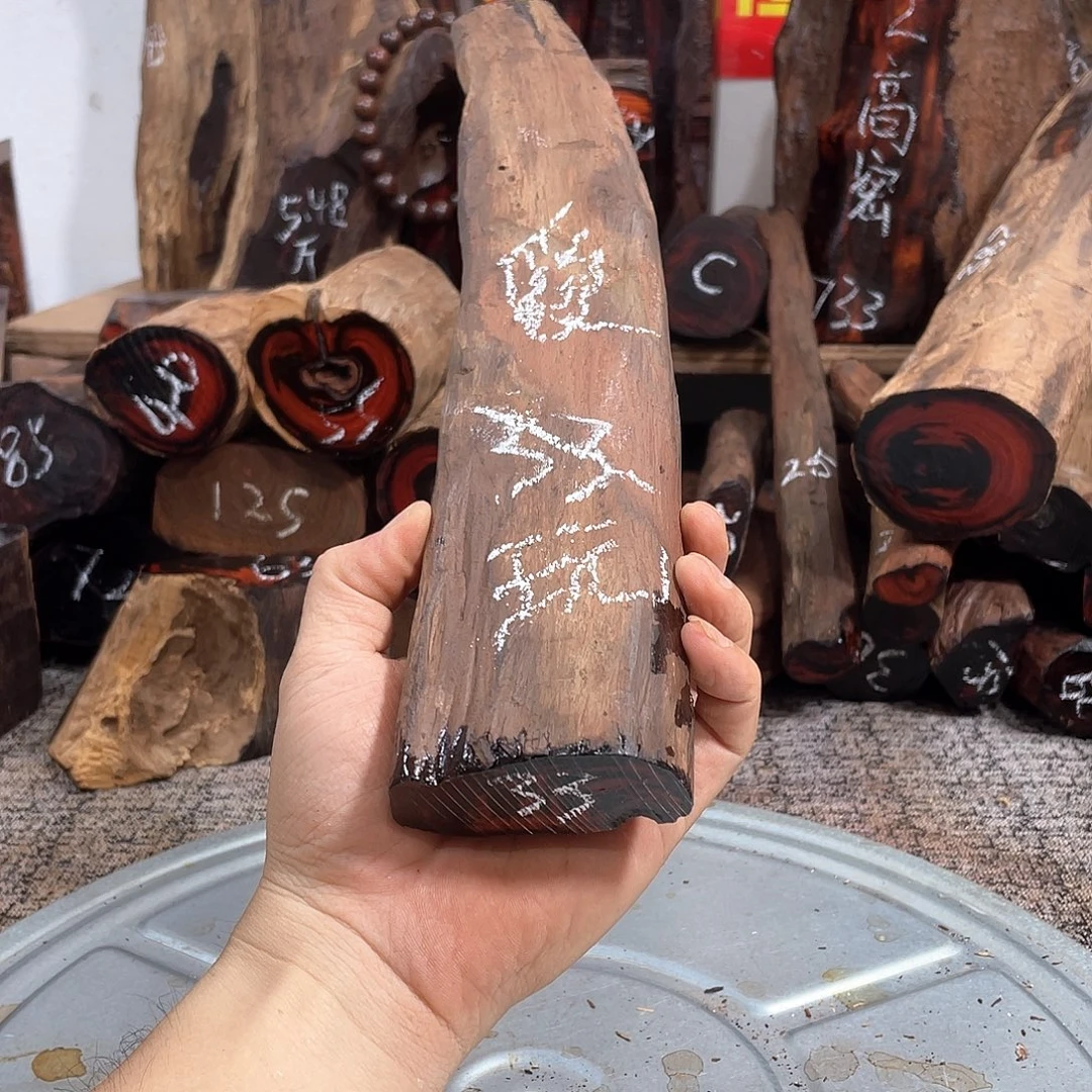 交趾黄檀（大红酸枝）