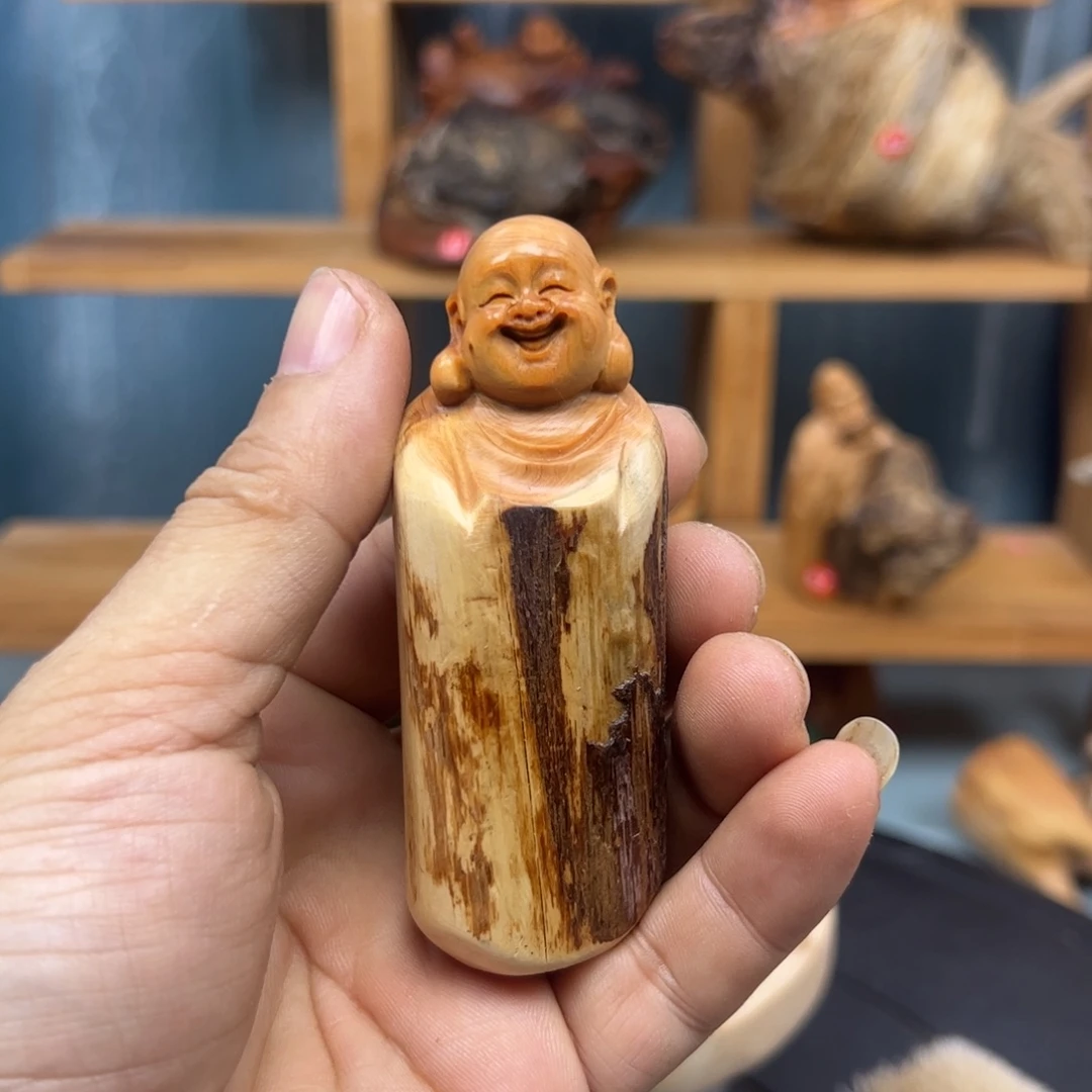 木碧***人崖柏木摆件手把件