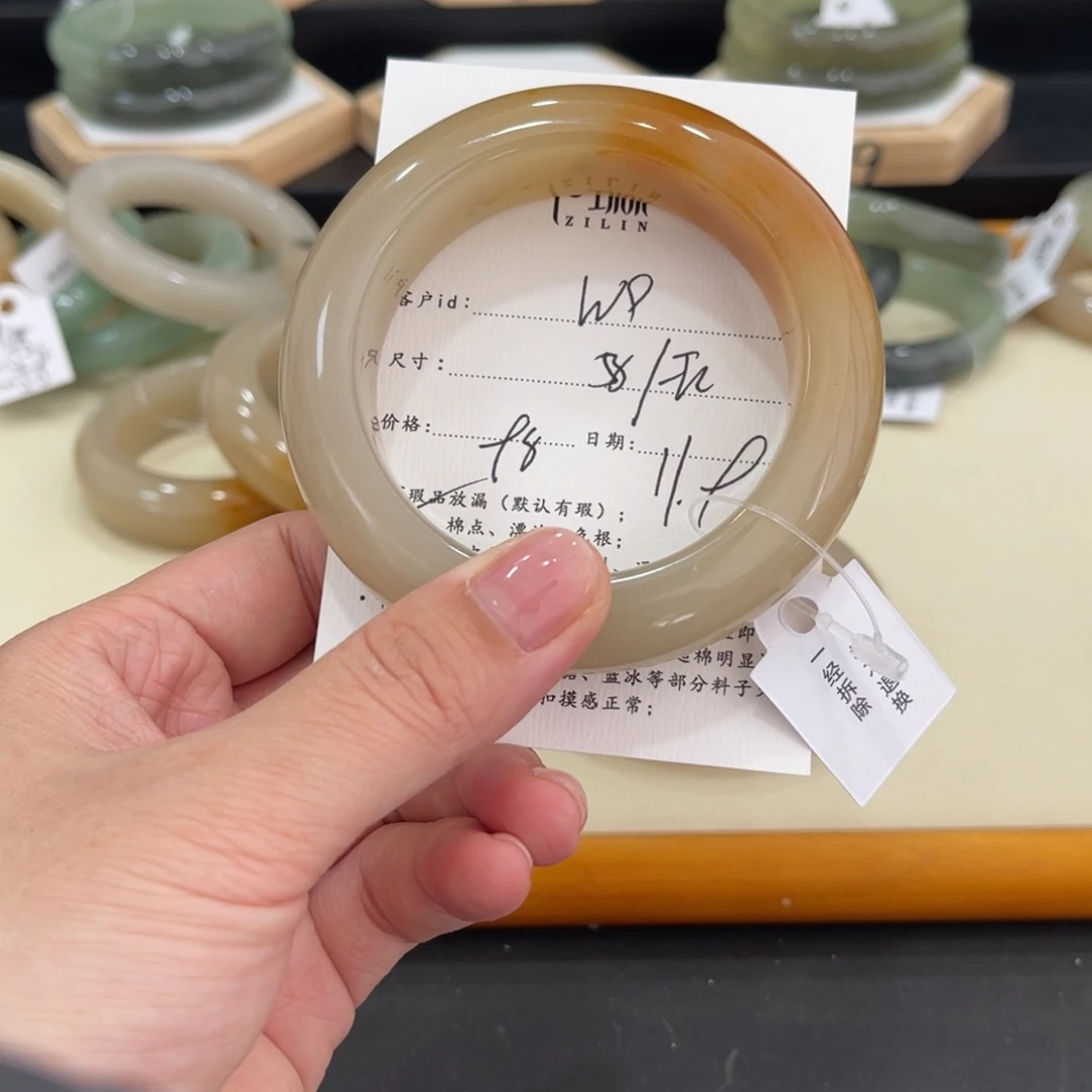 未镶嵌手镯石英质玉w****i