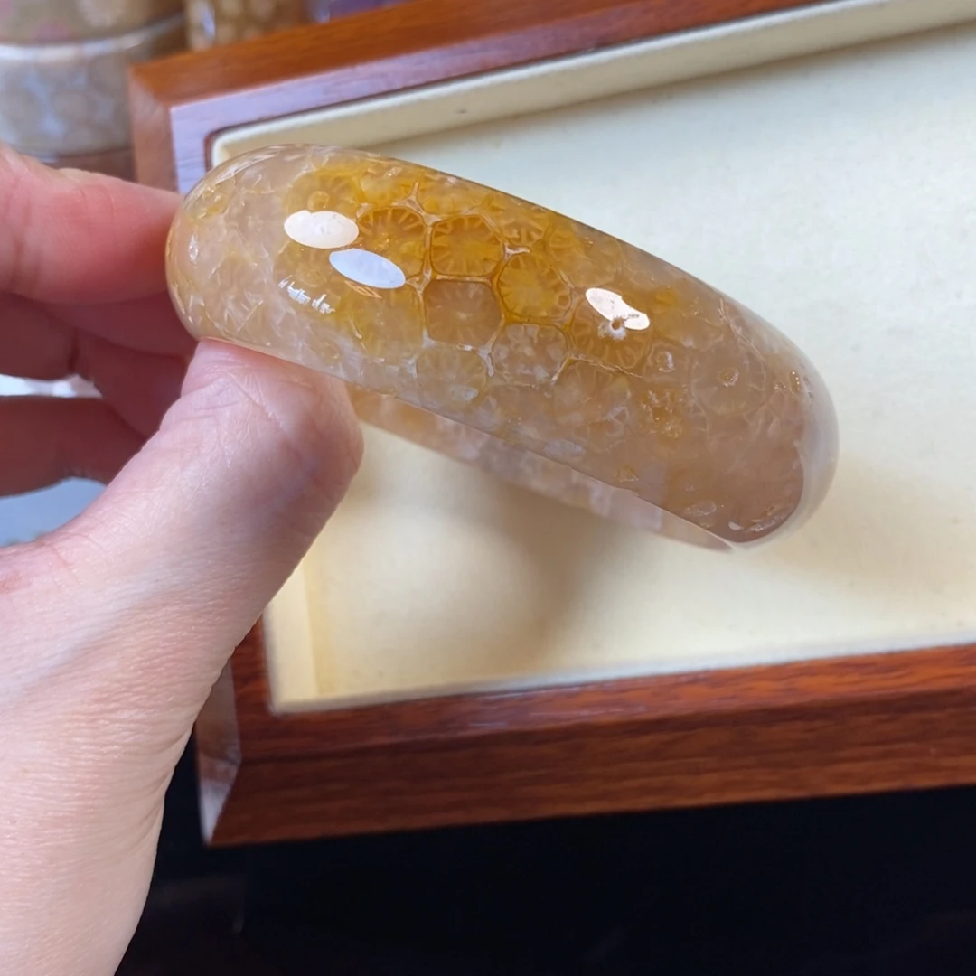 硅化珊瑚（珊瑚玉）未镶嵌手镯58.9口玻璃花2700