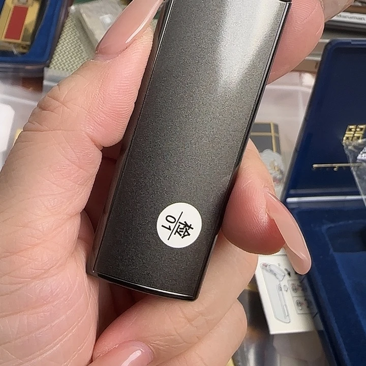 小***哟纪家灰珠光超薄防风