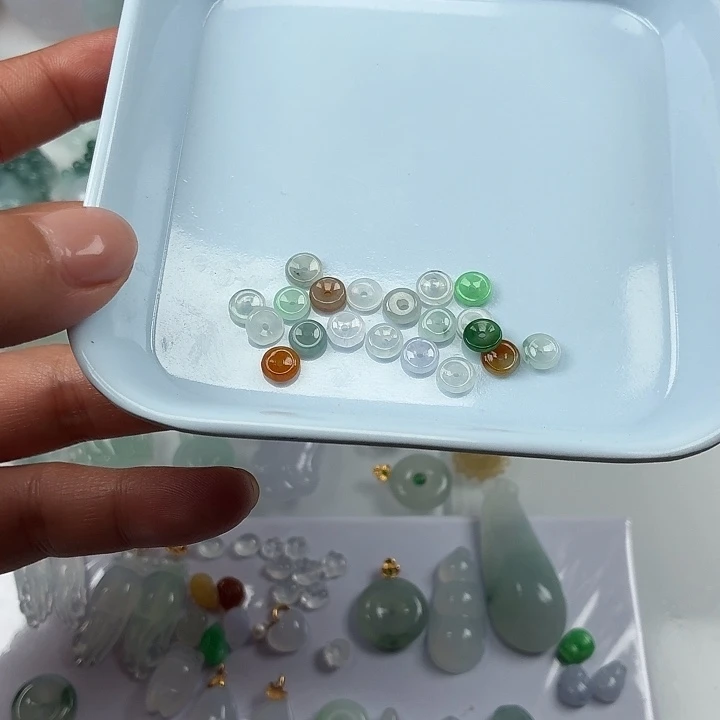 翡翠未镶嵌颈饰纯天然