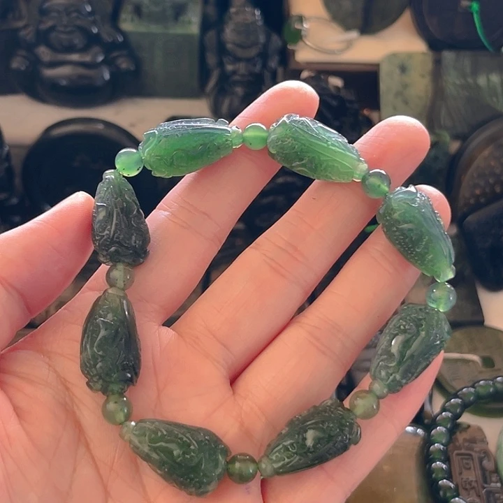 牛***家蛇纹石玉未镶嵌泰山玉