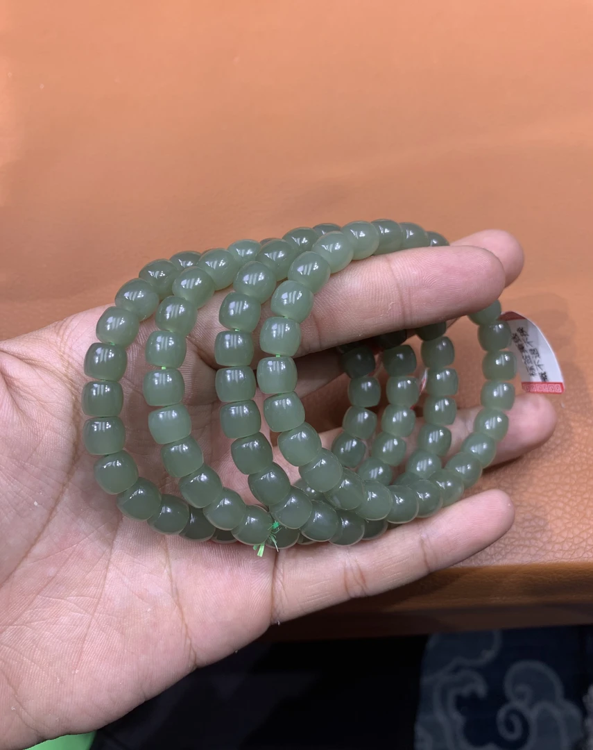 纯天然和田玉08年青海三岔河湖水绿8多样性发其一