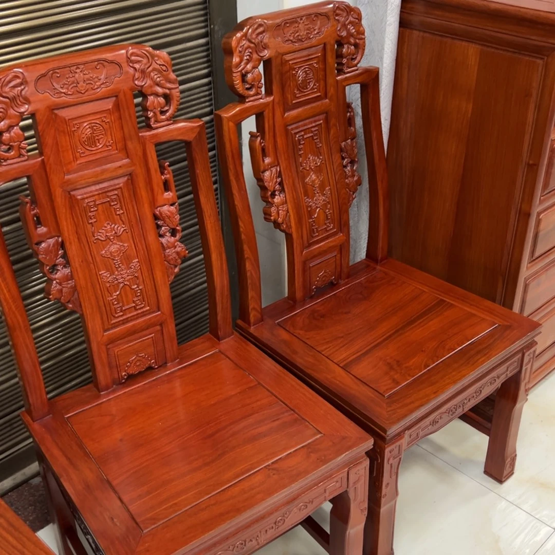 混纺红木的花被和红树