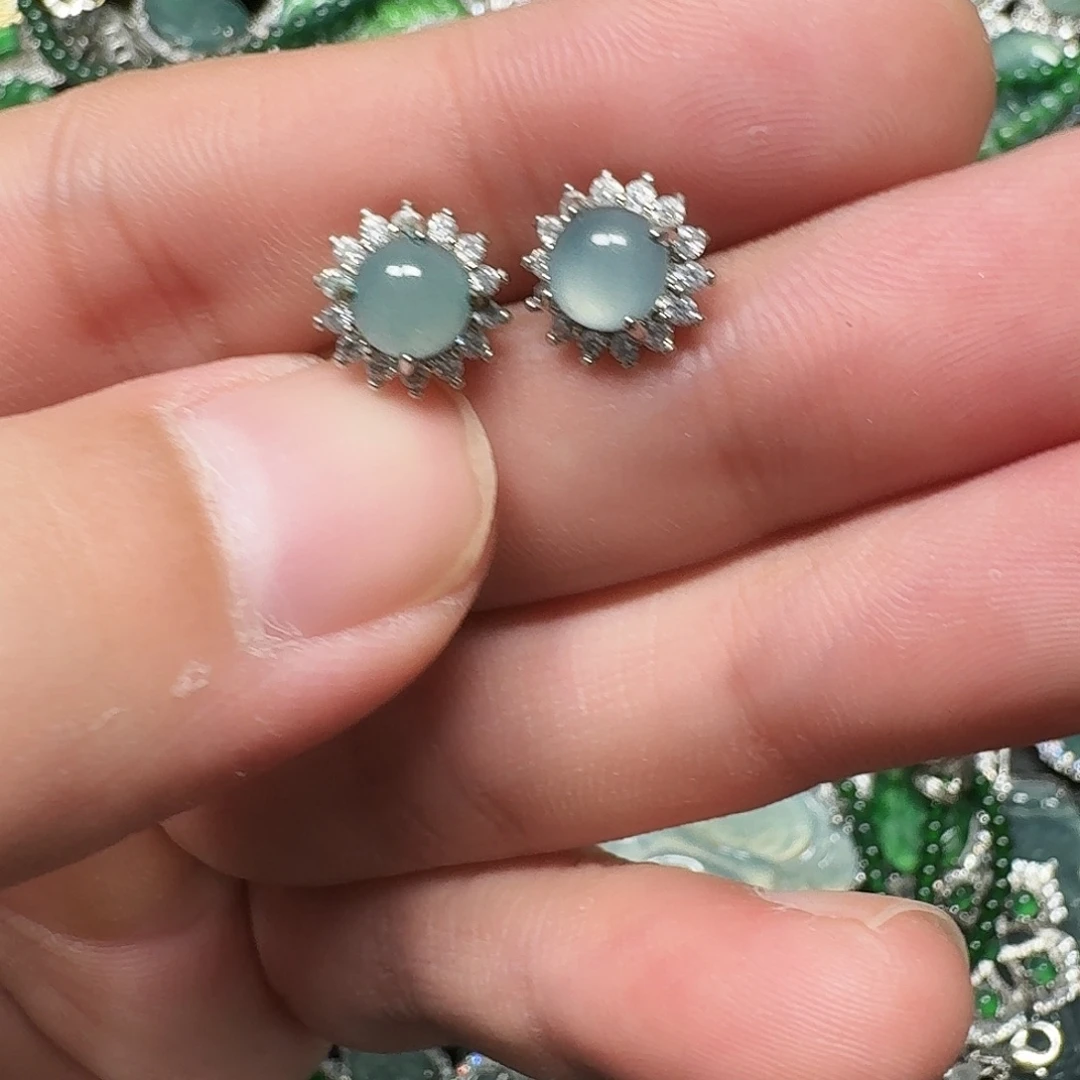 翡翠未镶嵌颈饰天然A货翡翠放漏