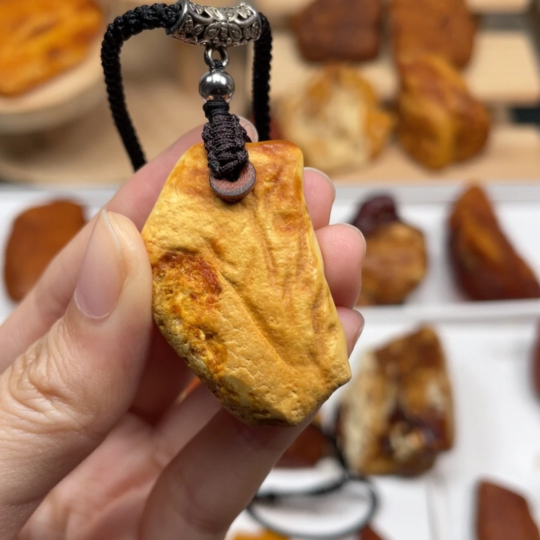 琥珀未镶嵌珠宝奇石