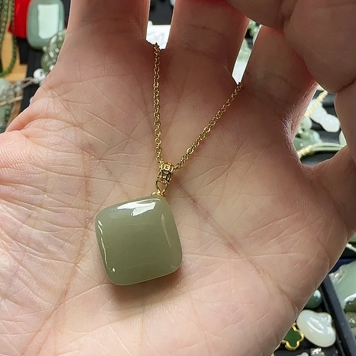 吊坠(赠链)银S925镶嵌和田玉