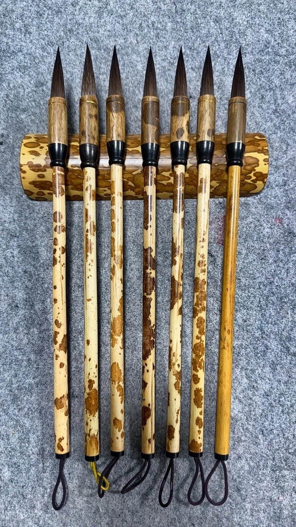 纯灰鼠毛大楷笔（外口径1.5/内口径1.2/出峰4.4㎝）